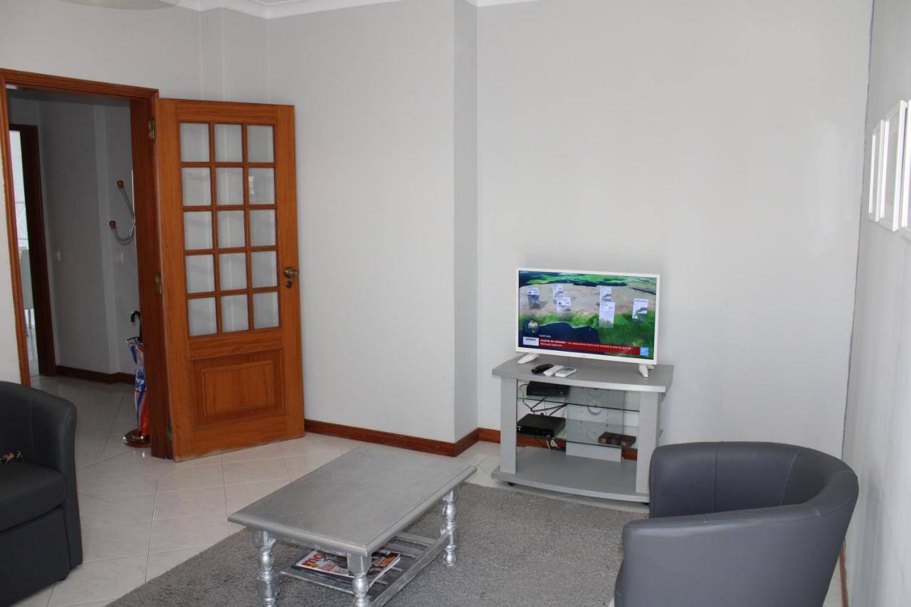 Apartamento Urb. Vila Nova, Lote 5 アルマカオ・デ・ペラ エクステリア 写真